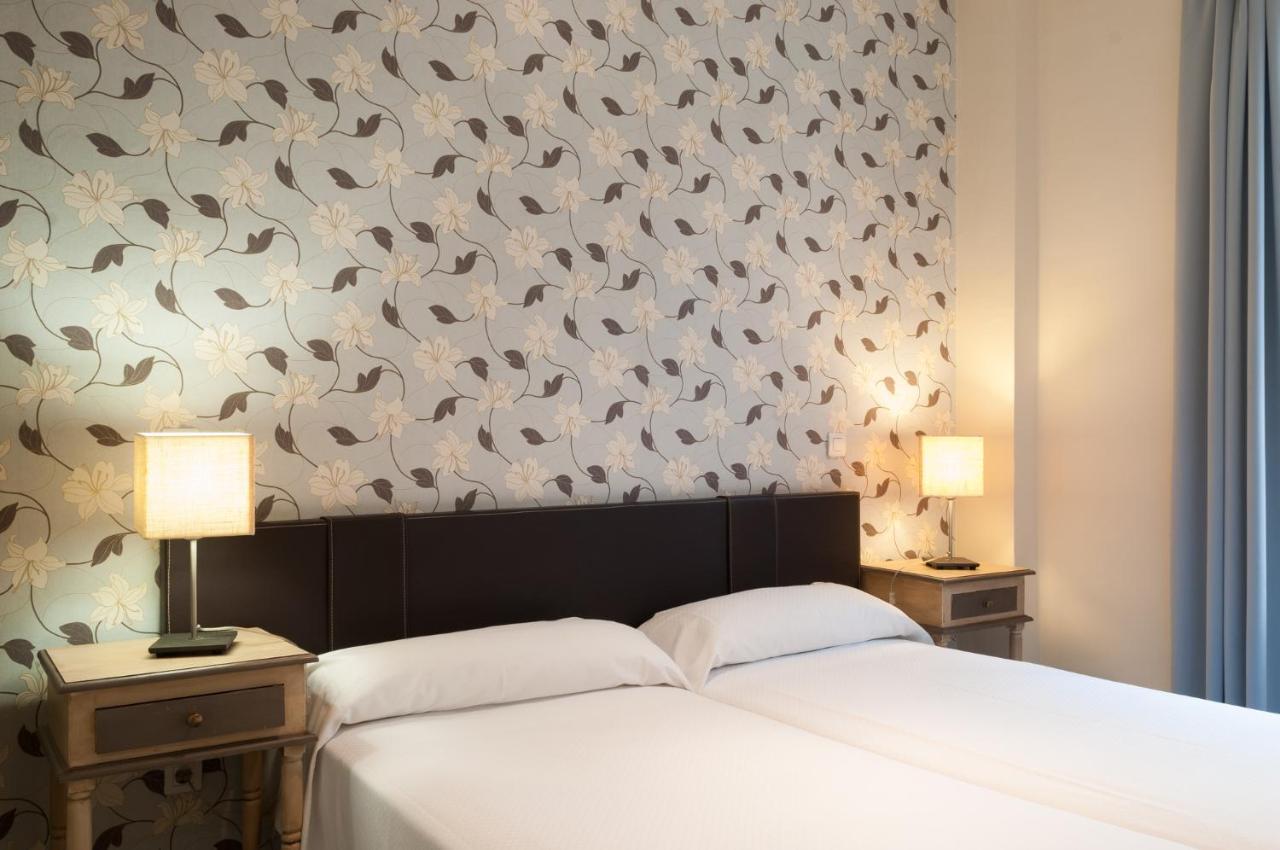 Apartamentos Las Cruces Sevilla Kültér fotó