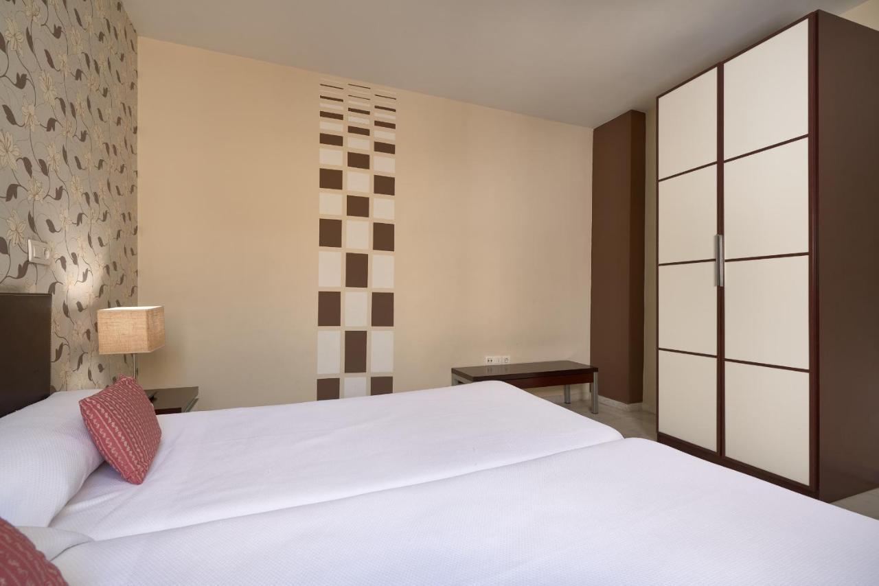 Apartamentos Las Cruces Sevilla Kültér fotó