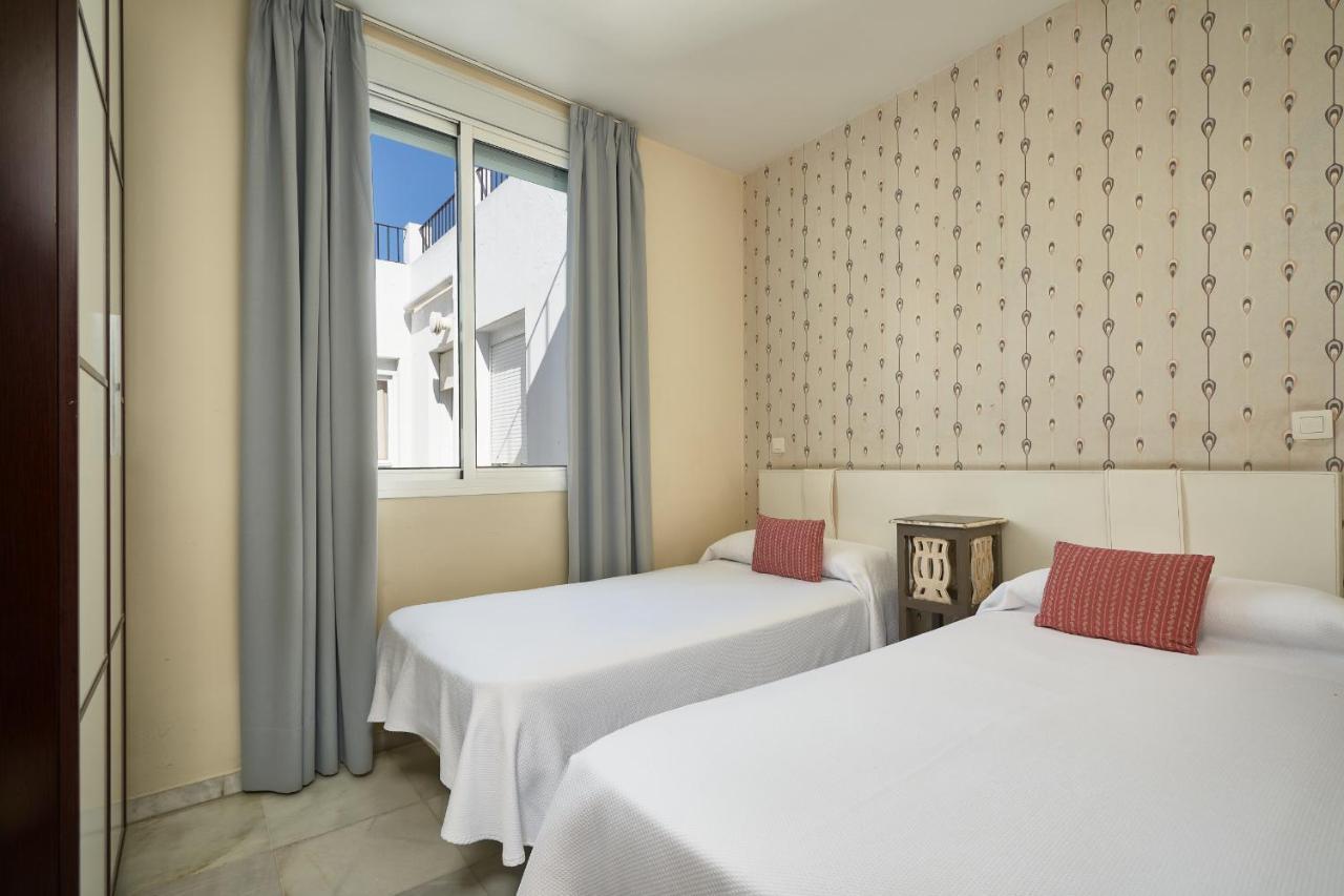 Apartamentos Las Cruces Sevilla Kültér fotó